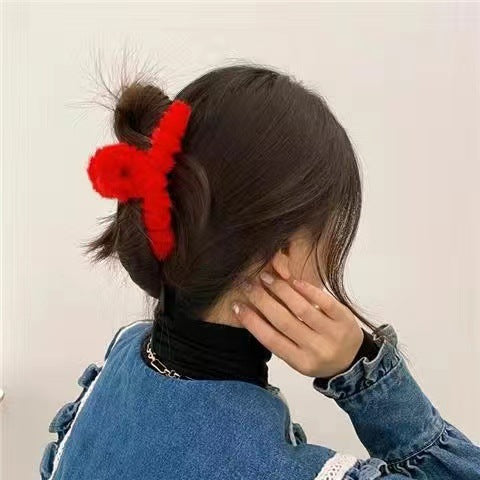 2022 custom made Winter Autumn warm cross fur hair clamp claws clips plush furry ribbon fur fuzzy claw clip with logo